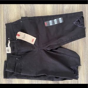 Women’s Black Levi Jeans
